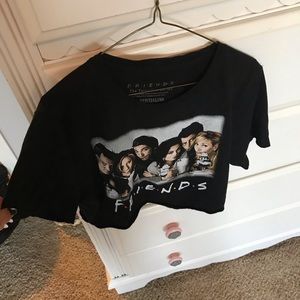 Cropped T-shirt friends